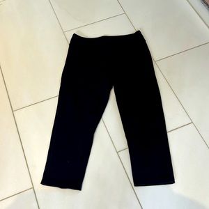 Women’s Capri Luci brand workout pants